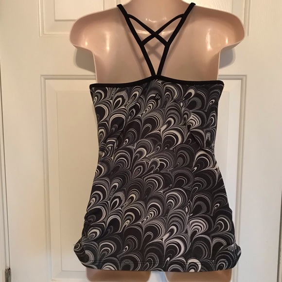 Prana yoga/workout top with built in shelf bra - Picture 2 of 3